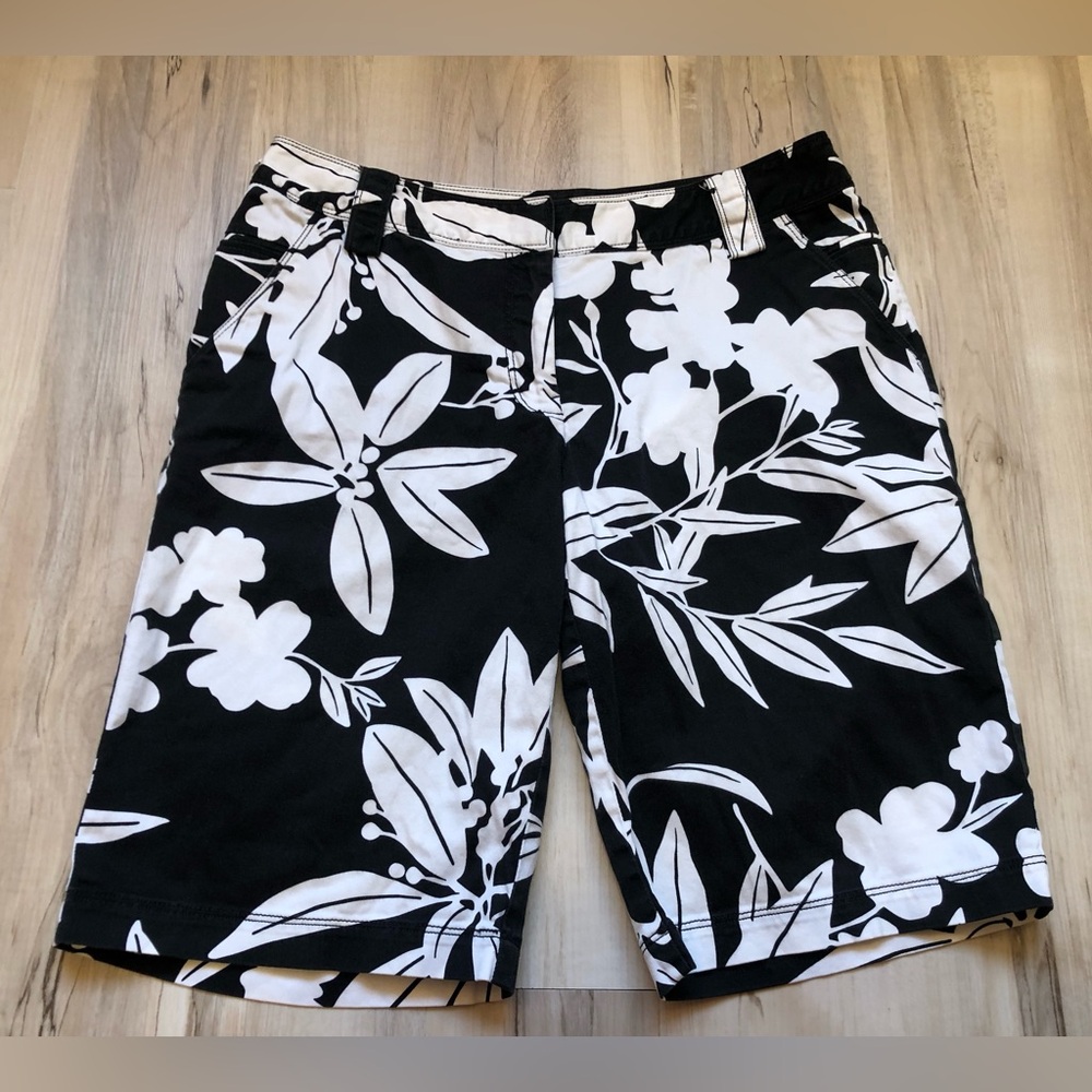 Tommy Bahama Black & White Tropical Floral Flat Front Shorts Y2K